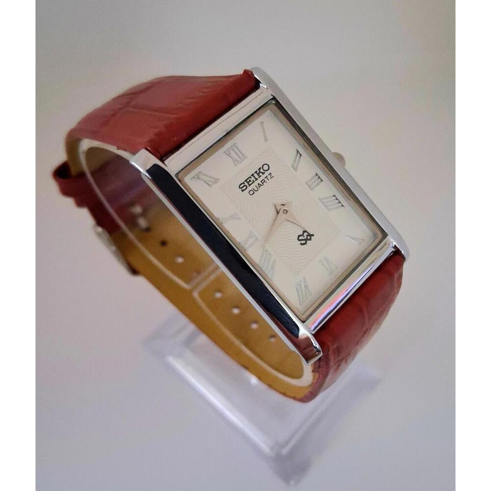 Men's Vintage Seiko Slim Leather Watch RARE